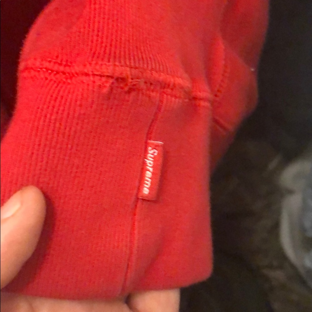 Supreme Red w/Blue Box logo. 100% real - Picture 3 of 4